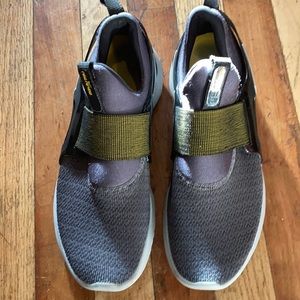 Nike Renew freedom Slip on Sneakers